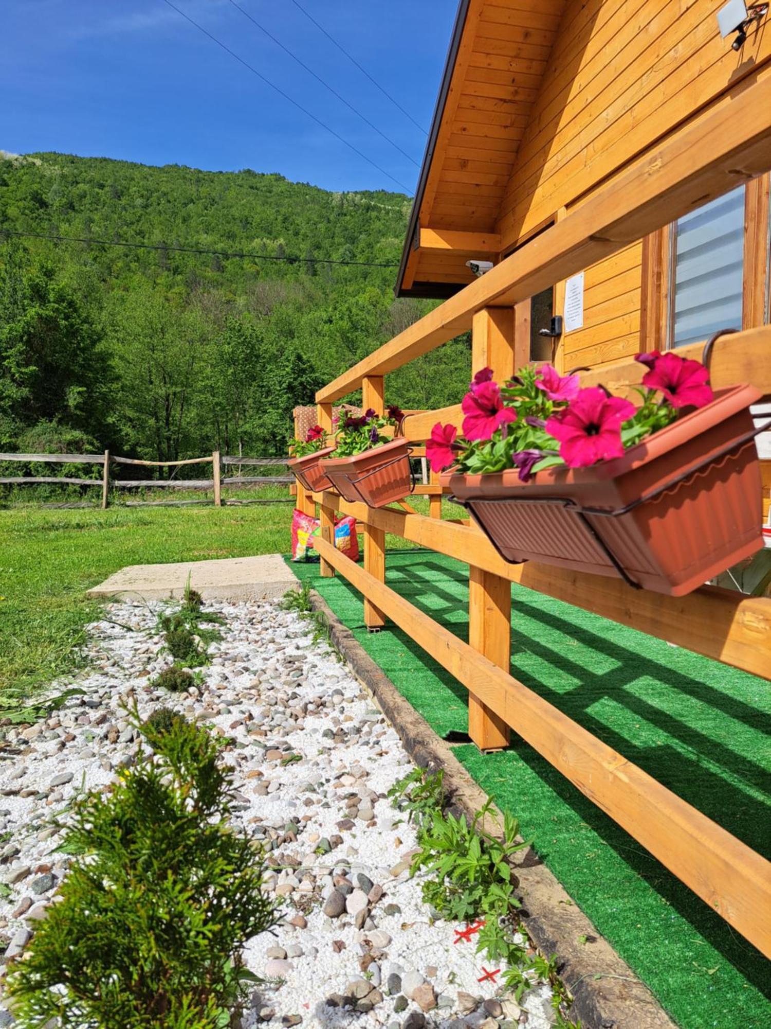 Turisticki Kompleks - Montana Tjentiste Esterno foto